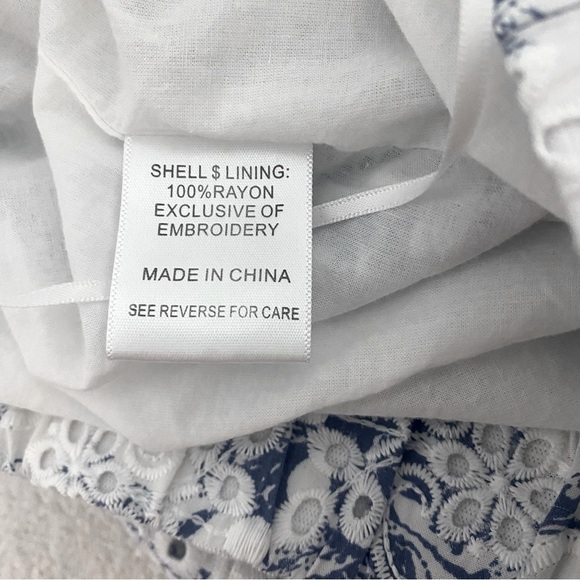 Lucy Paris White and Blue Embroidered Eyelet Skirt Size Large Inner Lining EUC - Picture 9 of 10